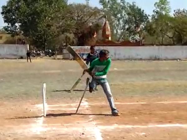 This player continue playing cricket after cutting leg in an accident This player continue playing cricket after cutting leg in an accident