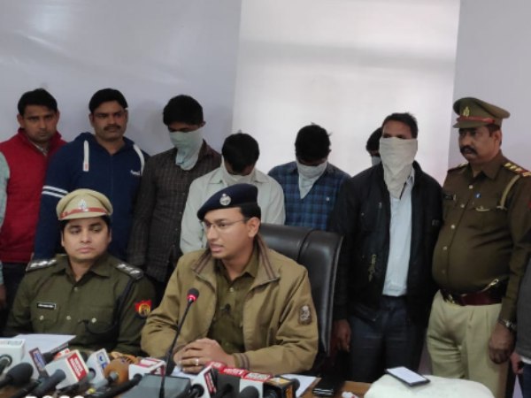 पुलिस ने पकड़े पांच आरोपी