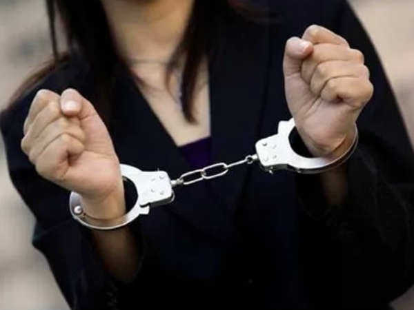 महिला ने किया महिला का रेप, धारा 377 के तहत हुई गिरफ्तार महिला ने किया महिला का रेप, धारा 377 के तहत हुई गिरफ्तार
