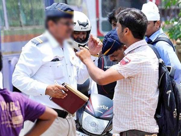 दो साथियों के साथ जेल जाना पड़ गया। इस शख्स ने कांस्टेबल को हेलमेट ना पहनने पर रोका था और उसकी किसी सफाई को ना मानते हुए उससे बदसलूकी भी की थी। इसकी शिकायत कांस्टेबल ने की जिसके बाद इस शख्स और इसका साथ देने वाले दो दूसरे लोगों को जेल भेजा गया है। वहीं कांस्टेबल पर भी हेलमेट ना पहनने को लेकर 500 रुपए का जुर्माना लगाया गया है। ये पूरा मामला रविवार शाम का है, जिसका वीडियो भी सो दो साथियों के साथ जेल जाना पड़ गया। इस शख्स ने कांस्टेबल को हेलमेट ना पहनने पर रोका था और उसकी किसी सफाई को ना मानते हुए उससे बदसलूकी भी की थी। इसकी शिकायत कांस्टेबल ने की जिसके बाद इस शख्स और इसका साथ देने वाले दो दूसरे लोगों को जेल भेजा गया है। वहीं कांस्टेबल पर भी हेलमेट ना पहनने को लेकर 500 रुपए का जुर्माना लगाया गया है। ये पूरा मामला रविवार शाम का है, जिसका वीडियो भी सो