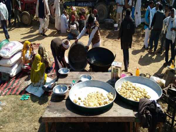 देवनारायण मंदिर में तैयार हो रहा भोजन