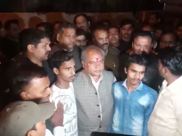 Husband Wife and Son killed in LPG cylinder blast in Gwalior Husband Wife and Son killed in LPG cylinder blast in Gwalior