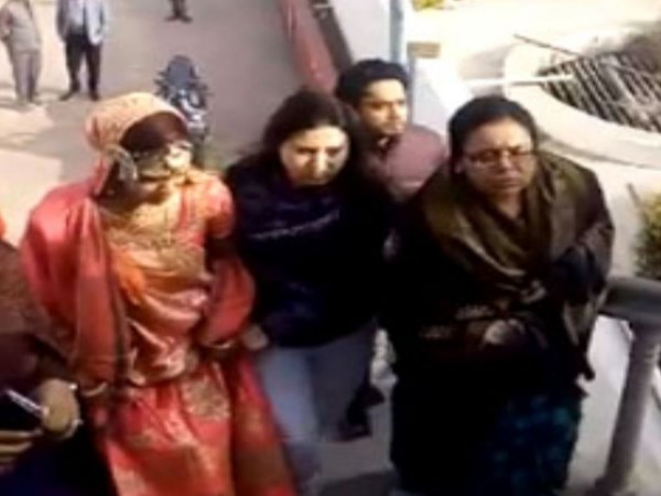 एमबीए की हुई दुल्हन करती है जॉब