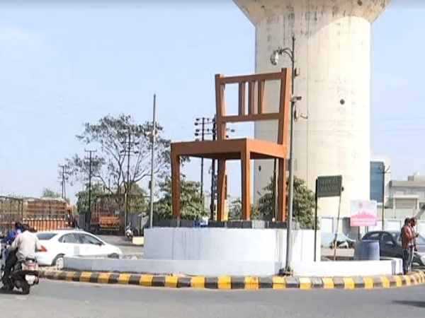 rajkot, largest chair, 15 feet tall chair in rajkot, lok sabha electionS 2019, lok sabha electionS 2019, electionS, GUJARAT rajkot, largest chair, 15 feet tall chair in rajkot, lok sabha electionS 2019, lok sabha electionS 2019, electionS, GUJARAT