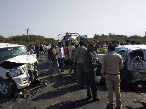 Horrific accident between two car at rajkot, 3 deaths and 9 injured Horrific accident between two car at rajkot, 3 deaths and 9 injured