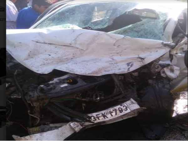 Horrific accident between two car at rajkot, 3 deaths and 9 injured Horrific accident between two car at rajkot, 3 deaths and 9 injured