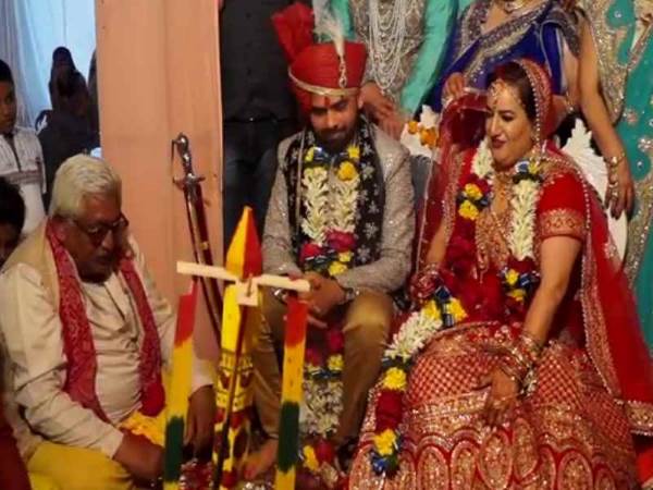 लिव इन रिलेशनशिप में रहे