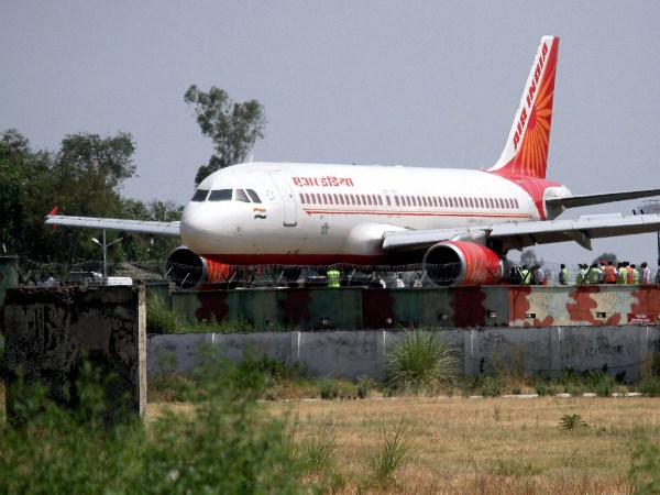 Srinagar, Jammu, Leh, Amritsar Airports Shut Amid Tension With Pakistan Srinagar, Jammu, Leh, Amritsar Airports Shut Amid Tension With Pakistan