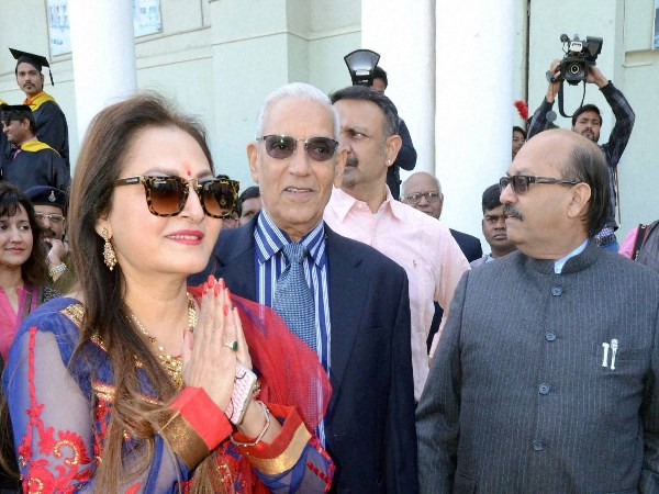 अमर सिंह को राखी बांध दूं तब भी लोग हमारे रिश्तों के बारे में बातें बनाएंगे