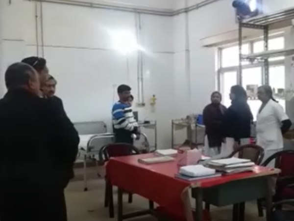 एक घंटे तक चलता रहा बवाल