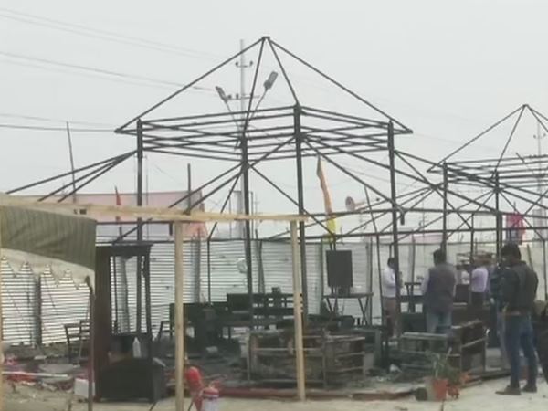 Fire had broken out in two tents at Kumbh Mela in nath akhada, controlled Fire had broken out in two tents at Kumbh Mela in nath akhada, controlled