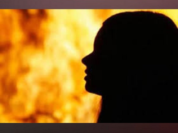 Mother-father-in-law Set fire a daughter-in-law by kerosene sprayed Mother-father-in-law Set fire a daughter-in-law by kerosene sprayed