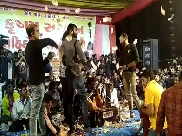 Ek sham shahido ke naam kavi sammelan in Gujarat Ek sham shahido ke naam kavi sammelan in Gujarat