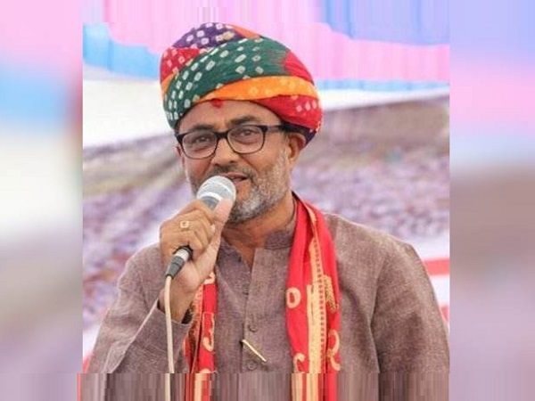 Pulwama, Pulwama Attack, Tribute to CRPF Jawans, Congress, Lalit Vasoya, Congress MLA of Gujarat, CRPF, CRPF martyrs families, Gujarat, gandhinagar, Pulwama terror attack, families of martyrs, DHORAJI, MLA LALIT VASOYA, कांग्रेस, विधायक ललित वसोया, पुलवामा, पुलवामा आतंकी हमला, शहीद के परिवार, शहीद, गुजरात, लल Pulwama, Pulwama Attack, Tribute to CRPF Jawans, Congress, Lalit Vasoya, Congress MLA of Gujarat, CRPF, CRPF martyrs families, Gujarat, gandhinagar, Pulwama terror attack, families of martyrs, DHORAJI, MLA LALIT VASOYA, कांग्रेस, विधायक ललित वसोया, पुलवामा, पुलवामा आतंकी हमला, शहीद के परिवार, शहीद, गुजरात, लल