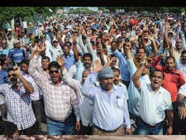 चुनावों में सबक सिखाने की बात करने लगे थे कर्मी