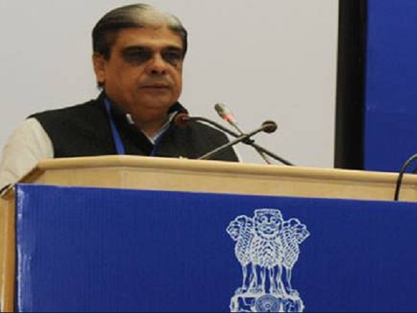 केन्द्रीय कोयला राज्य मंत्री हरिभाई पी चौधरी (Haribhai Parthibhai Chaudhary) को रेलवे से सालों से शिकायत रही है। केन्द्रीय कोयला राज्य मंत्री हरिभाई पी चौधरी (Haribhai Parthibhai Chaudhary) को रेलवे से सालों से शिकायत रही है।