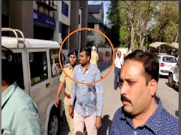 Surat, Bitcoin, Bitcoin case, Bitcoin fraudsters, bitcoin price, bitcoin news, bitcoin price in india, सूरत, गुजरात, बिटकॉइन, सीआईडी, पर्दाफाश, बिटकॉइन क्या है, बिटकॉइन कितने का है, भारतीय रुपया Surat, Bitcoin, Bitcoin case, Bitcoin fraudsters, bitcoin price, bitcoin news, bitcoin price in india, सूरत, गुजरात, बिटकॉइन, सीआईडी, पर्दाफाश, बिटकॉइन क्या है, बिटकॉइन कितने का है, भारतीय रुपया