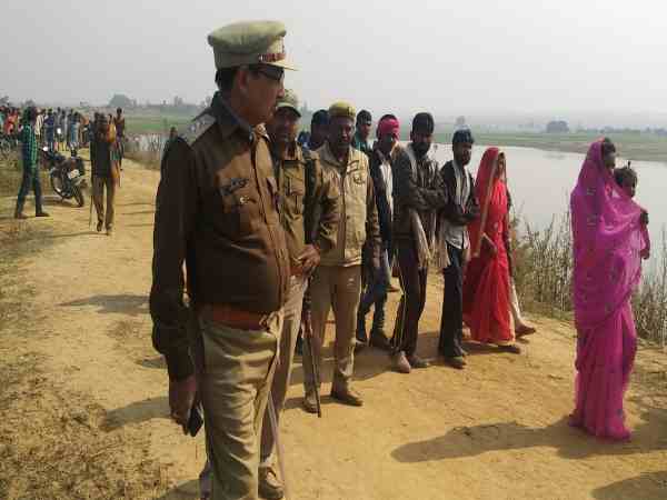 चूड़ी बेचने का काम करता है सरताज