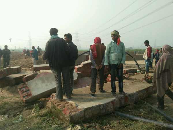 Two died when a water tank fell in Mirzapur Two died when a water tank fell in Mirzapur