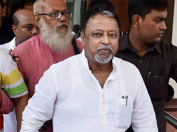 टीएमसी विधायक की हत्या के आरोप में FIR दर्ज के बाद मुकुल रॉय ने कहा- स्वतंत्र एजेंसी से हो जांच टीएमसी विधायक की हत्या के आरोप में FIR दर्ज के बाद मुकुल रॉय ने कहा- स्वतंत्र एजेंसी से हो जांच