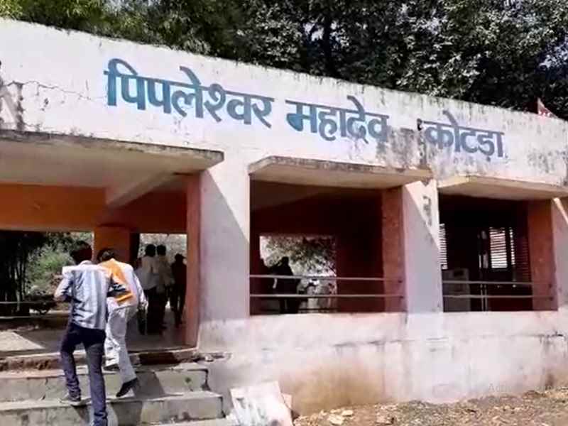 Man Murder in Temple and his dead body thrown in river in kotra of rajasthan Man Murder in Temple and his dead body thrown in river in kotra of rajasthan