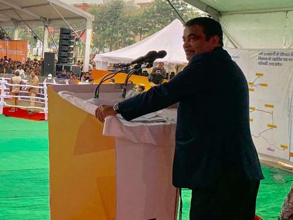 जलमार्ग पर काम कर रही सरकार