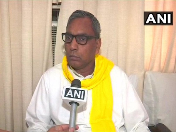 बीजेपी से नाराज योगी के मंत्री ओम प्रकाश राजभर ने मंत्री पद से इस्तीफे की पेशकश की बीजेपी से नाराज योगी के मंत्री ओम प्रकाश राजभर ने मंत्री पद से इस्तीफे की पेशकश की