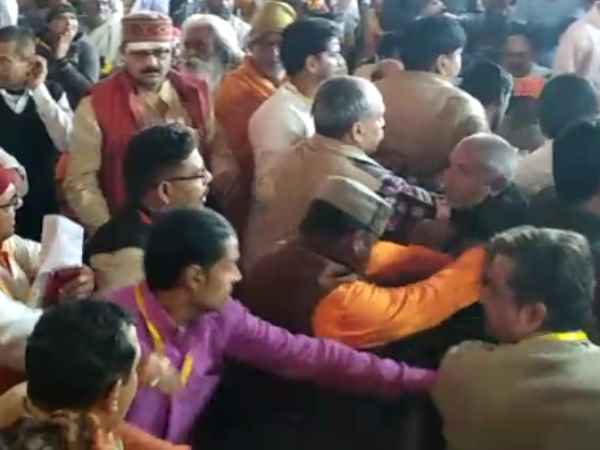Ruckus ensued the Dharma Sansad called by VHP in Prayagraj Ruckus ensued the Dharma Sansad called by VHP in Prayagraj