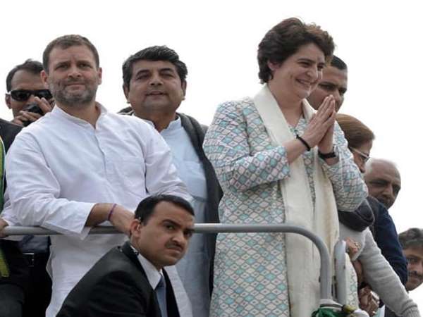 Priyanka Gandhi road show in Lucknow, See Photo Priyanka Gandhi road show in Lucknow, See Photo