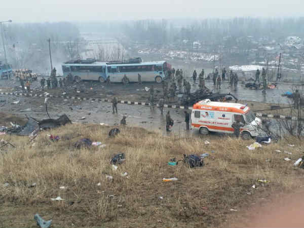 कभी कहते थे युद्ध कोई हल नहीं
