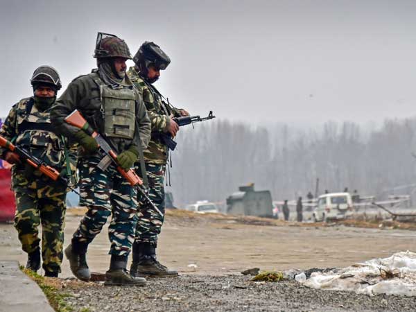 उस बस से उतरकर दूसरी बस में सवार हो गए थे सुरिंदर