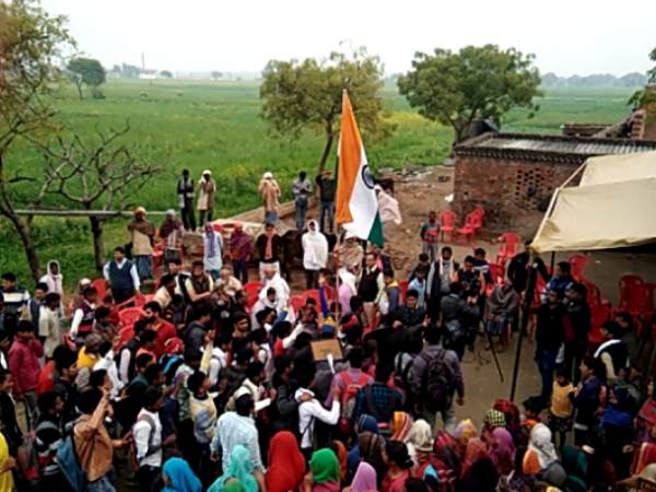 रैली में ज्यादातर छात्राएं हुईं शामिल