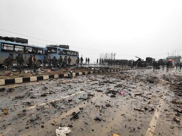 पुलवामा में आतंकियों ने सीआरपीएफ काफिले को बनाया था निशाना