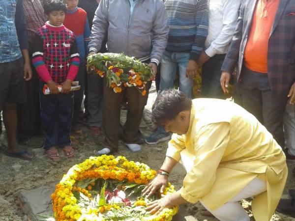 समाधि स्थल पर दी भू-समाधि