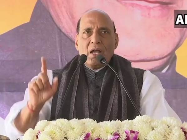 Rajnath Singh in Moradabad says chowkidaar chor nahi balki pure hai Rajnath Singh in Moradabad says chowkidaar chor nahi balki pure hai