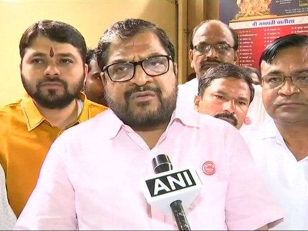 'किसानों के साथ क्रूर मजाक'