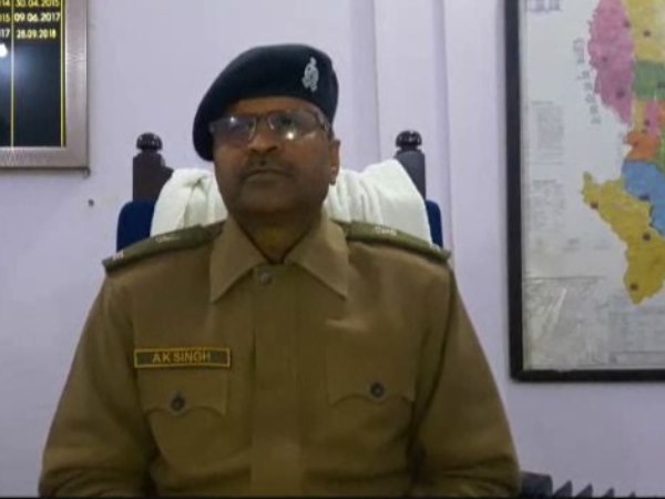 Girl reached police station from up board exam centre to marry Girl reached police station from up board exam centre to marry