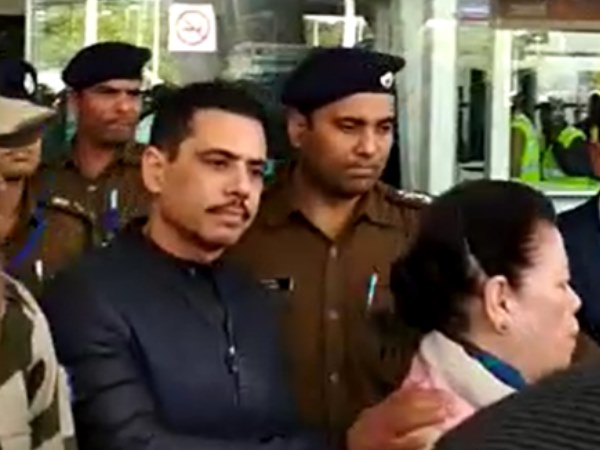 Robert vadra arrives jaipur For ED Inquire in Bikaner land scam Case Robert vadra arrives jaipur For ED Inquire in Bikaner land scam Case