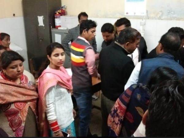 11 people unconscious after drink tea at chc shahjahanpur 11 people unconscious after drink tea at chc shahjahanpur