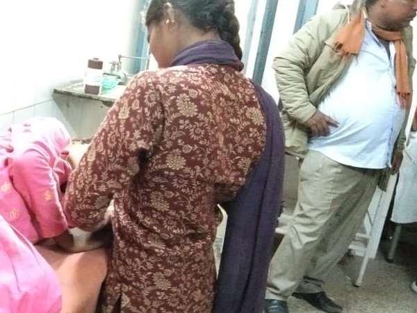 11 people unconscious after drink tea at chc shahjahanpur 11 people unconscious after drink tea at chc shahjahanpur