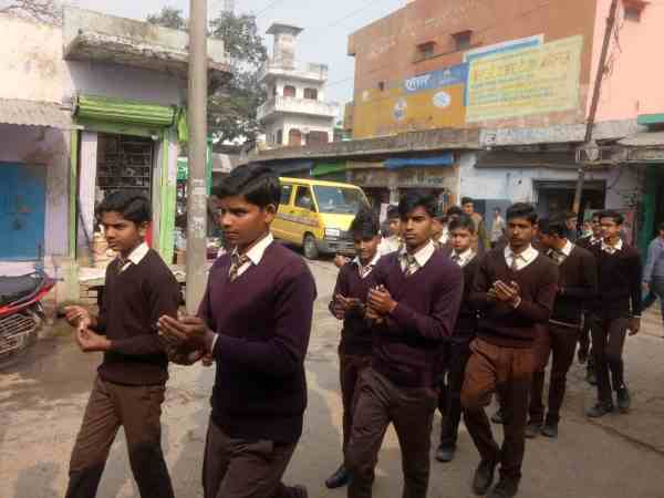 school students pays homage to the soilders martyred in pulwama attack school students pays homage to the soilders martyred in pulwama attack