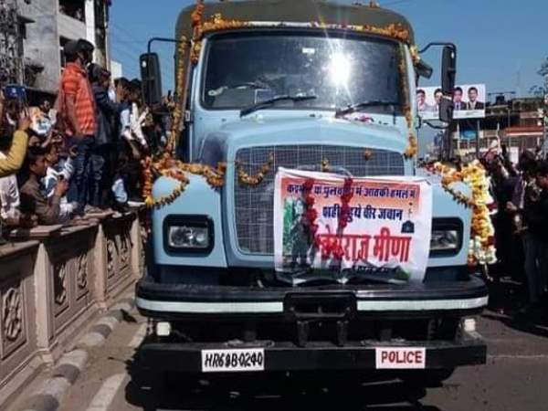 शहीद का भाई PM से बोला-'अभी 3 भाई और जिंदा हैं, पाकिस्तान को आप ना उड़ा सको तो हमें बता देना...