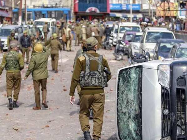 आतंकी संगठन के पोस्ट पर किया कमेंट