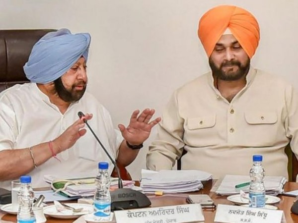 सिद्धू एक क्रिकेटर हैं जबकि मैं एक सैनिक रह चुका हूं