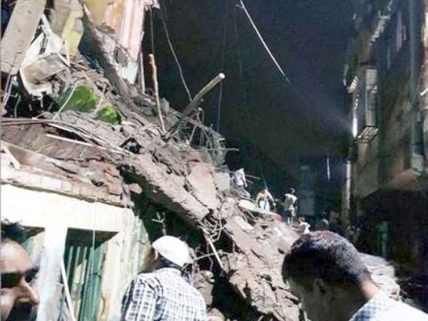 3 people died, 2 injured after a building collapsed in Thane 3 people died, 2 injured after a building collapsed in Thane