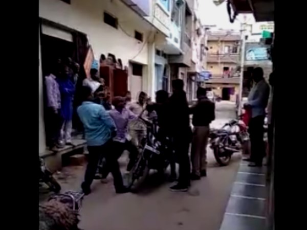 A man of Ujjain beaten By Mob for pakistan backed slogans A man of Ujjain beaten By Mob for pakistan backed slogans