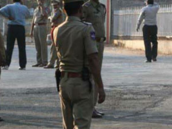 सड़ते शरीर के चलते बीमार पड़ा मिश्रा का स्टॉफ