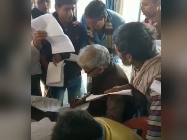 शख्स ने बनाया वीडियो