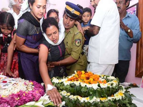 शनिवार को घर पहुंचा था शहीद जवान का शव