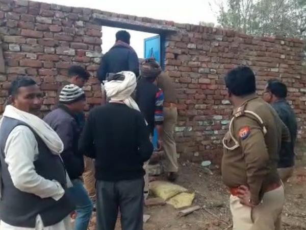 प्रेमी के साथ आपत्तिजनक स्थिति दिखी पत्नी